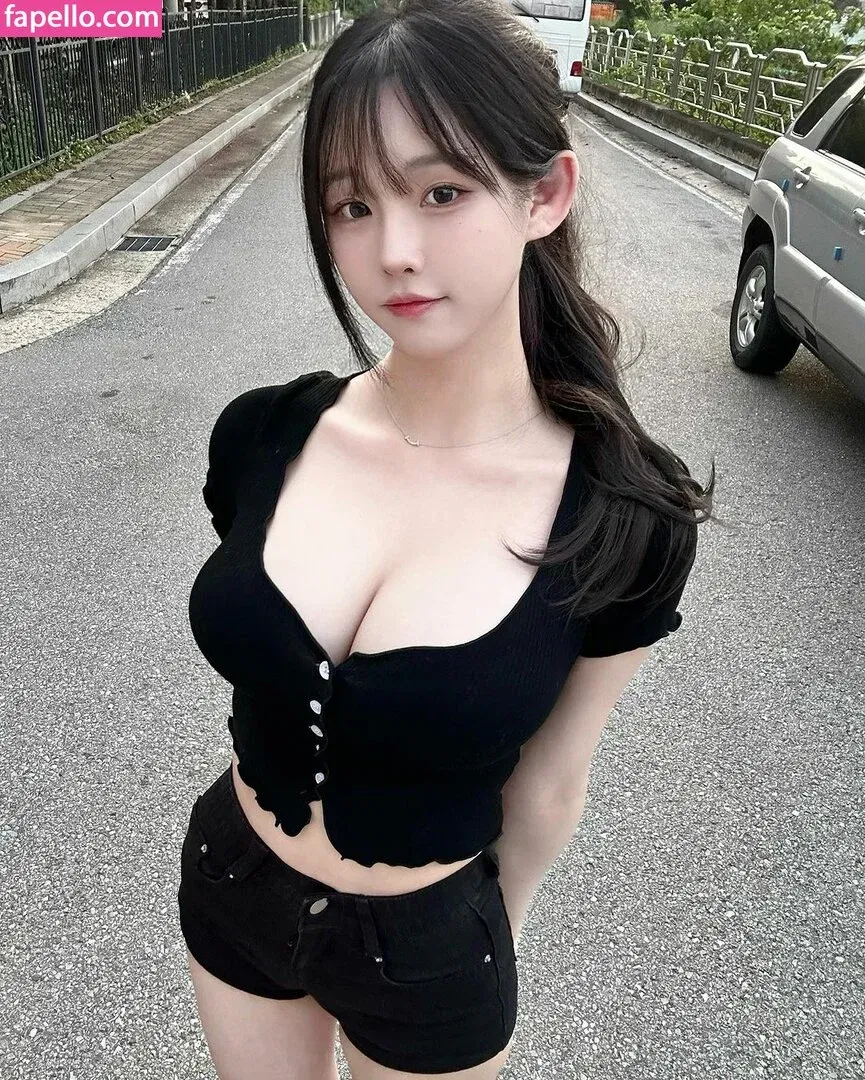 woohankyung Onlyfans Photo Gallery 