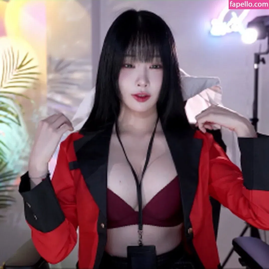 woohankyung Onlyfans Photo Gallery 