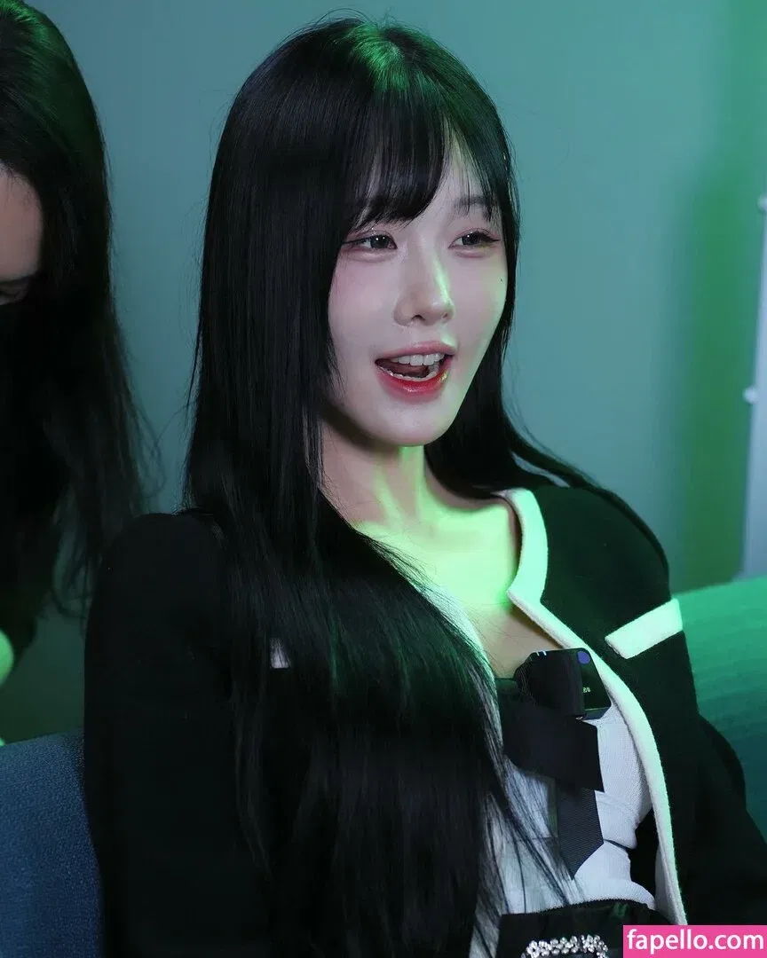 woohankyung Onlyfans Photo Gallery 