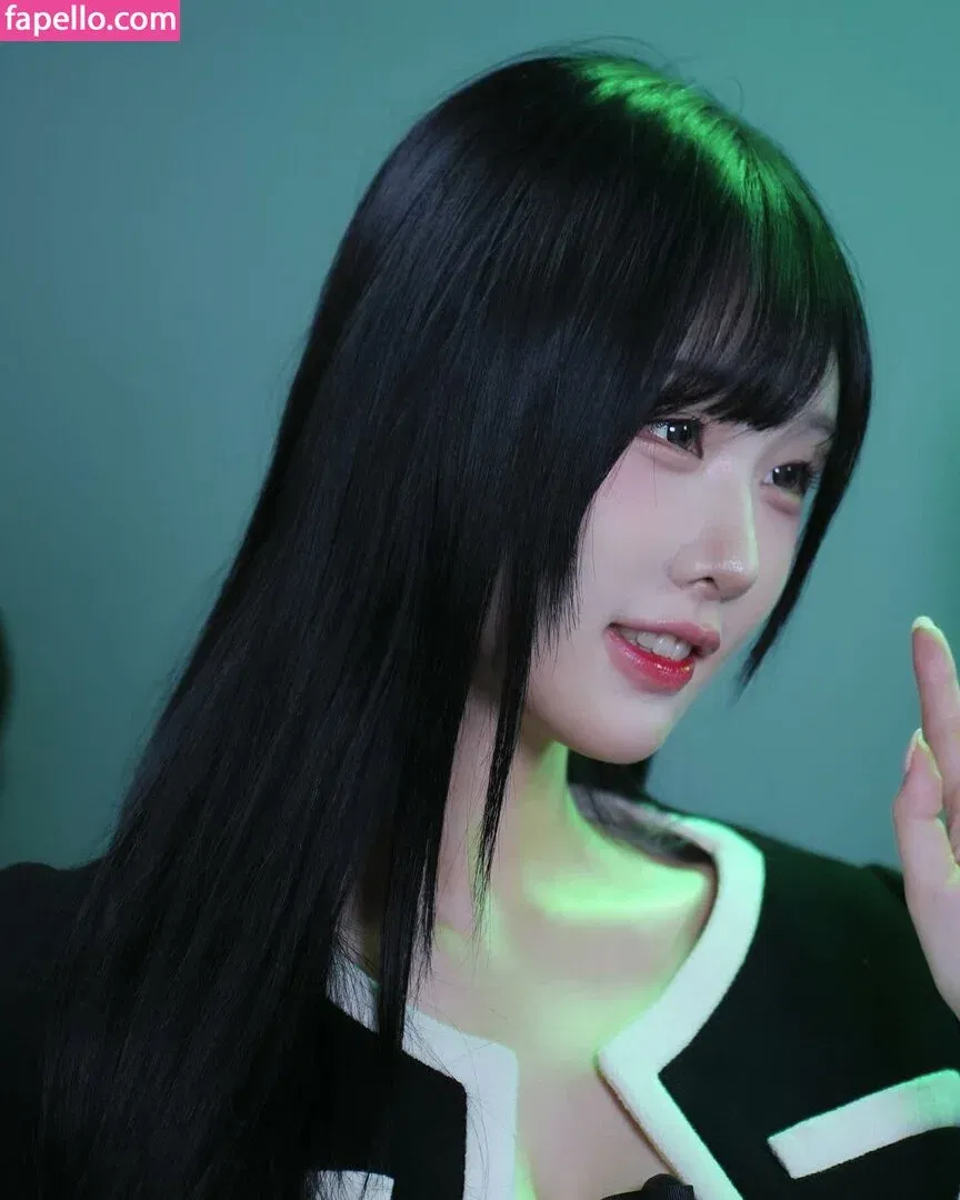 woohankyung Onlyfans Photo Gallery 