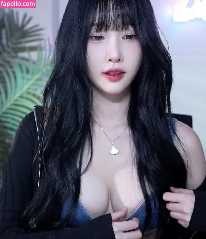 woohankyung Onlyfans Photo Gallery 