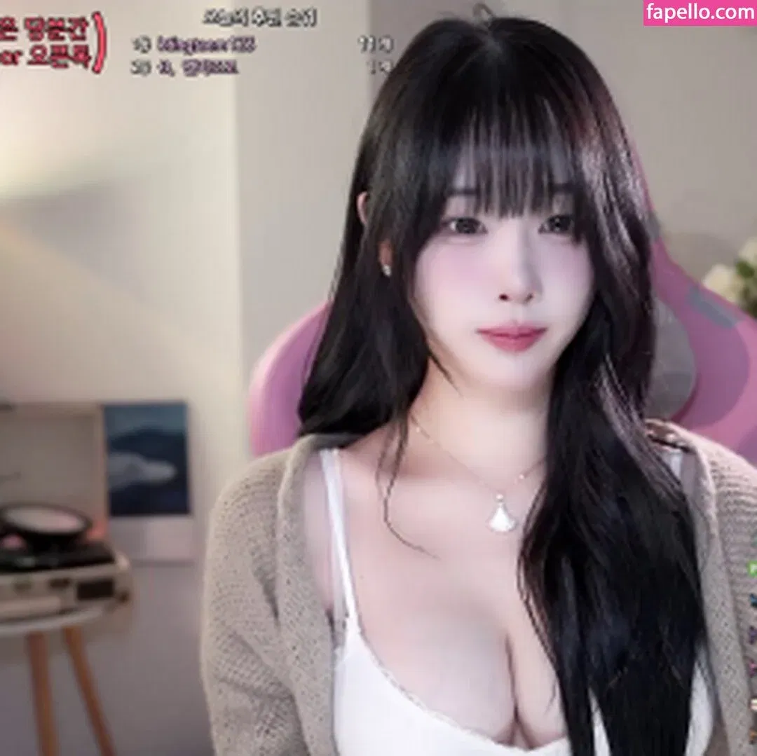 woohankyung Onlyfans Photo Gallery 