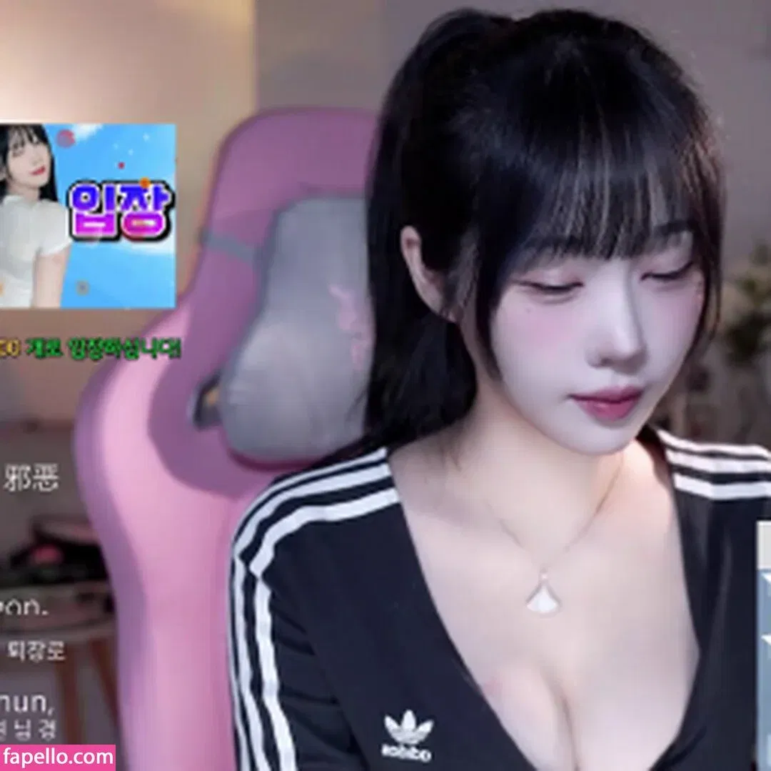 woohankyung Onlyfans Photo Gallery 