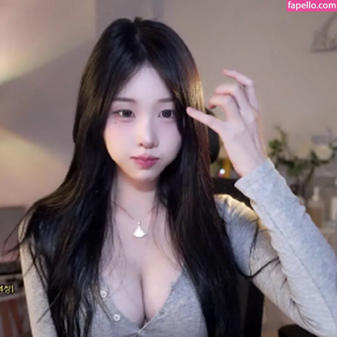 woohankyung Onlyfans Photo Gallery 