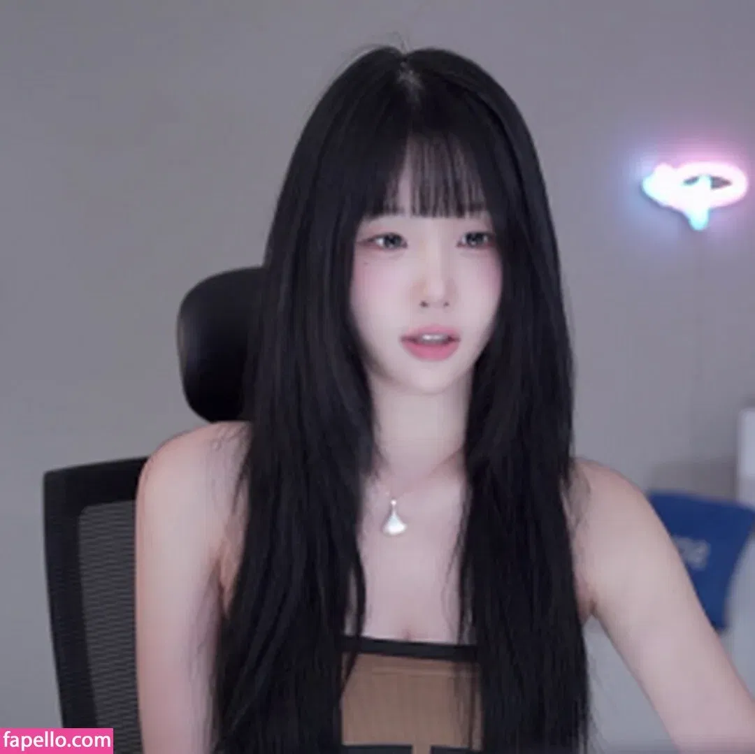 woohankyung Onlyfans Photo Gallery 