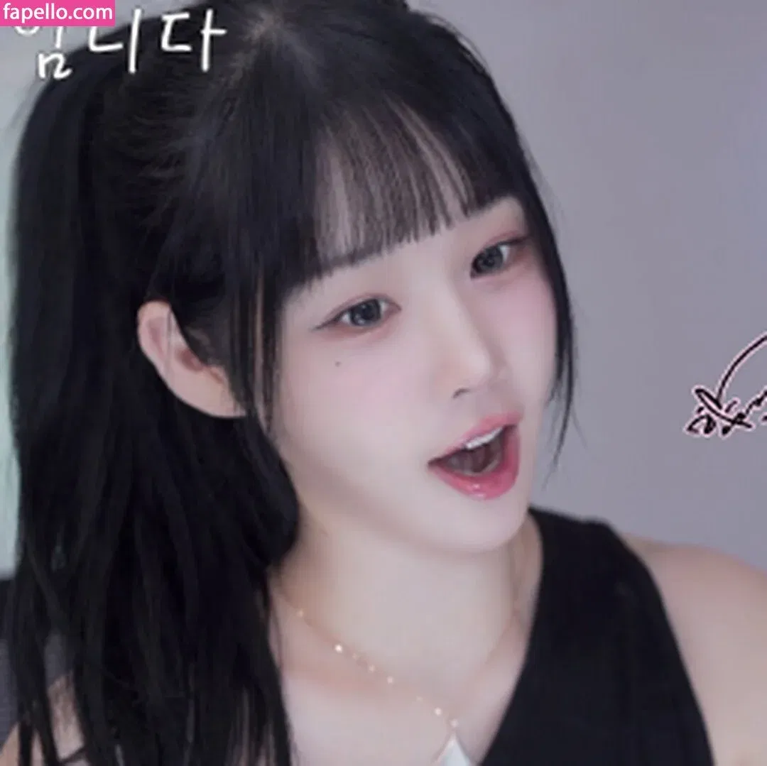 woohankyung Onlyfans Photo Gallery 