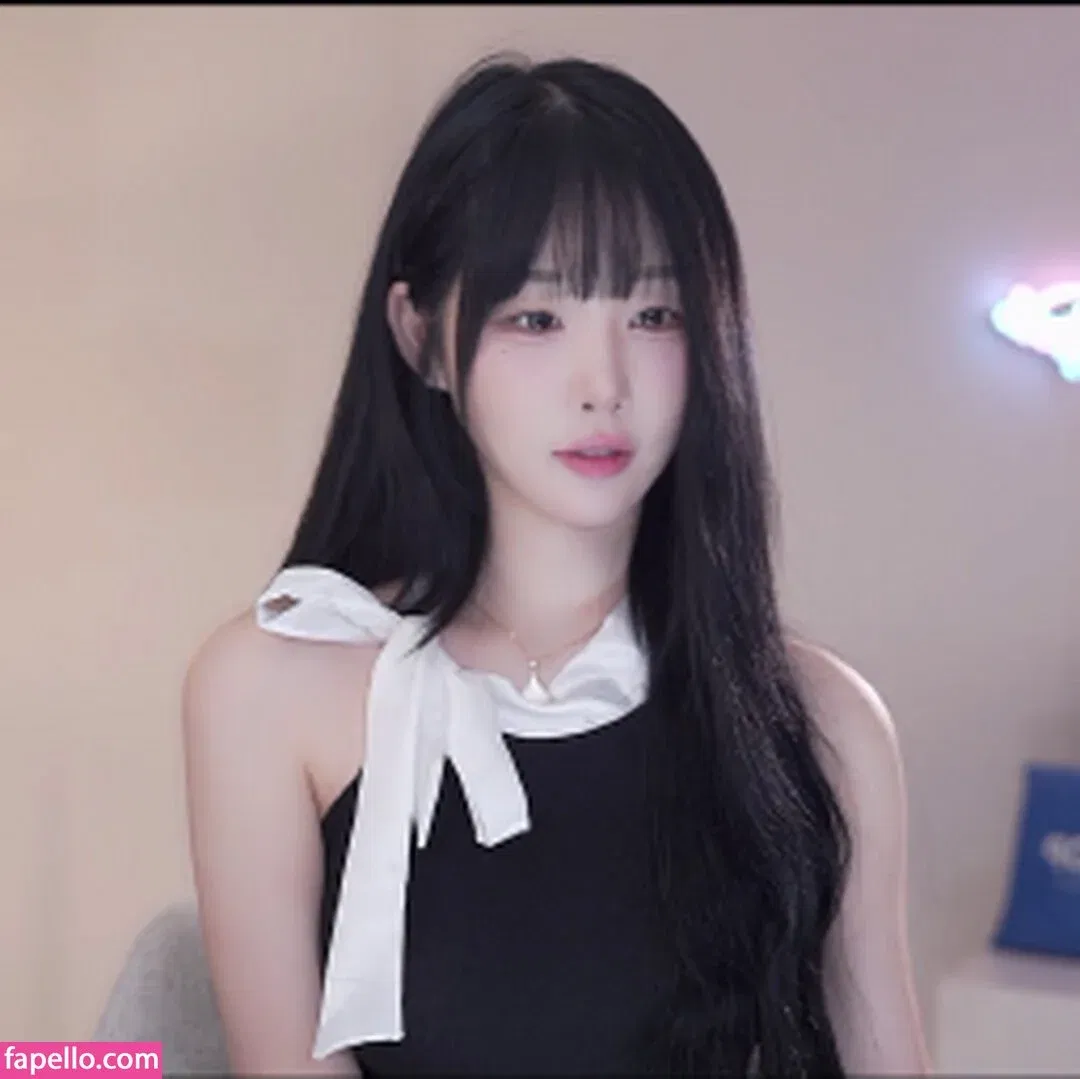 woohankyung Onlyfans Photo Gallery 