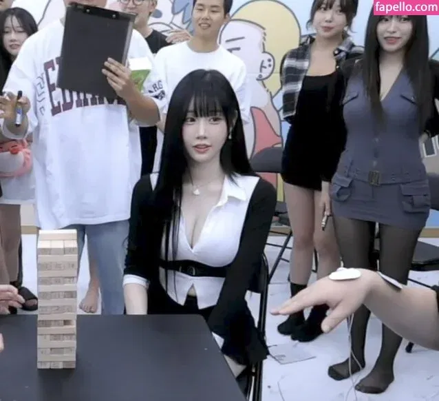 woohankyung Onlyfans Photo Gallery 