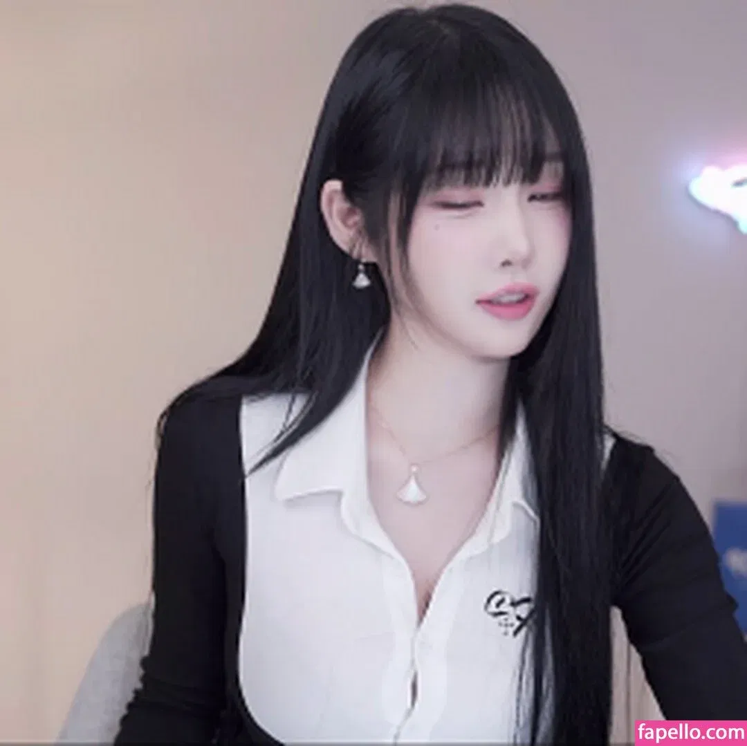 woohankyung Onlyfans Photo Gallery 