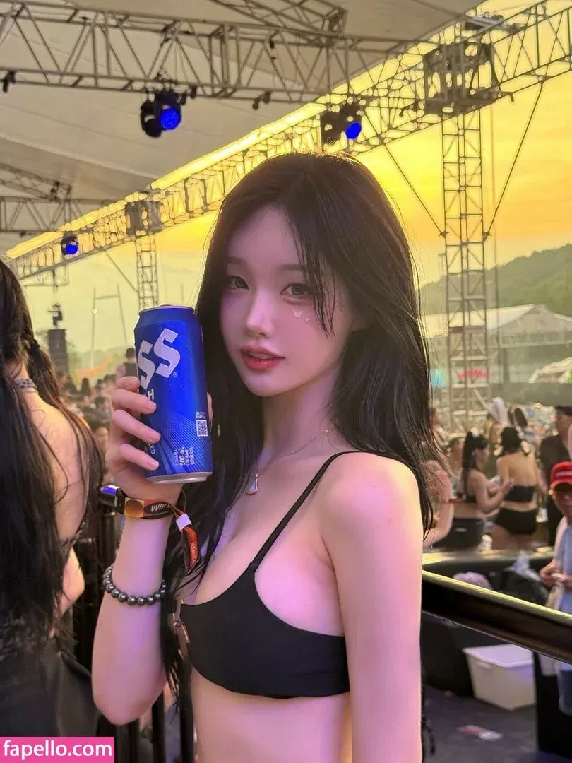 woohankyung Onlyfans Photo Gallery 