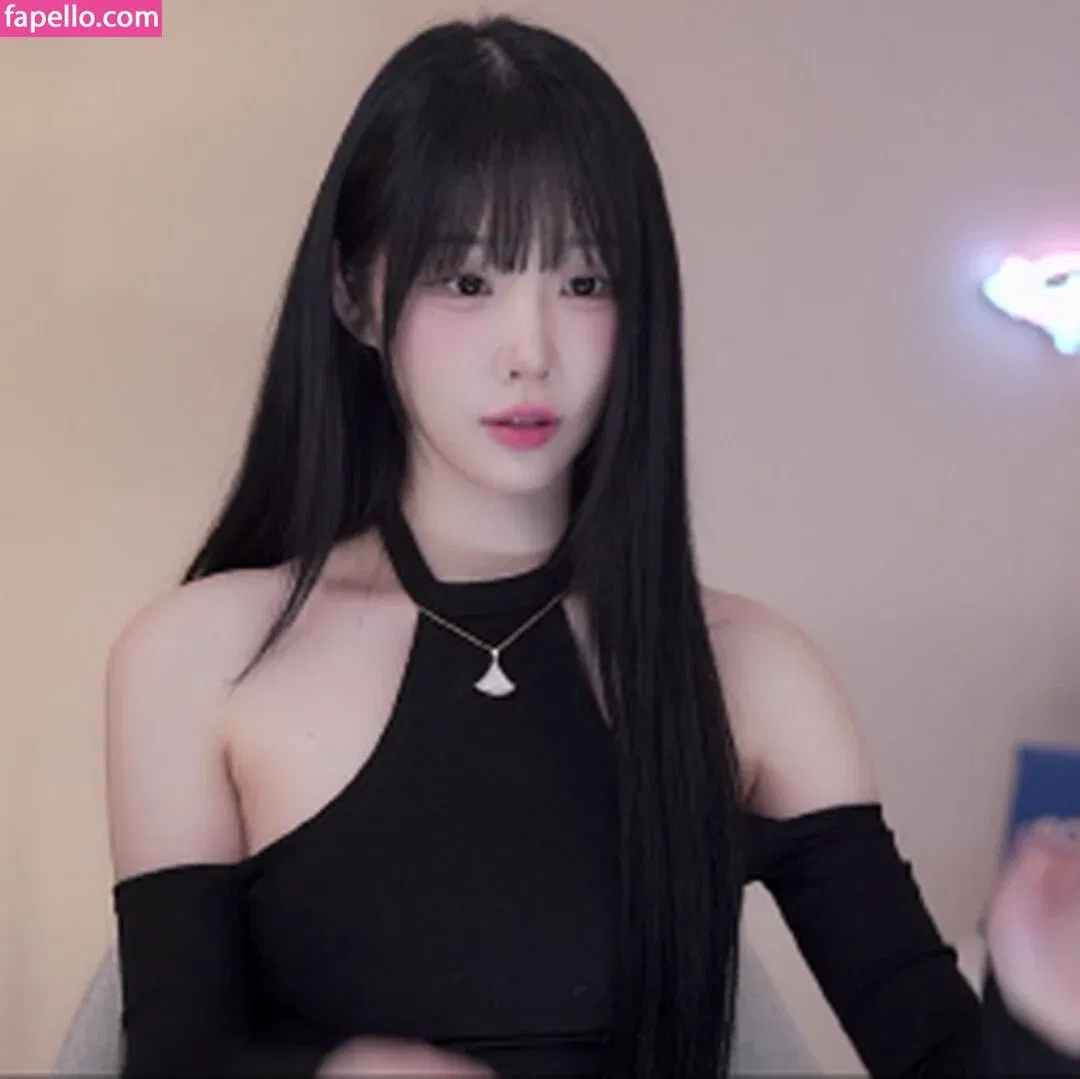 woohankyung Onlyfans Photo Gallery 