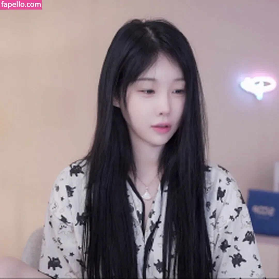 woohankyung Onlyfans Photo Gallery 