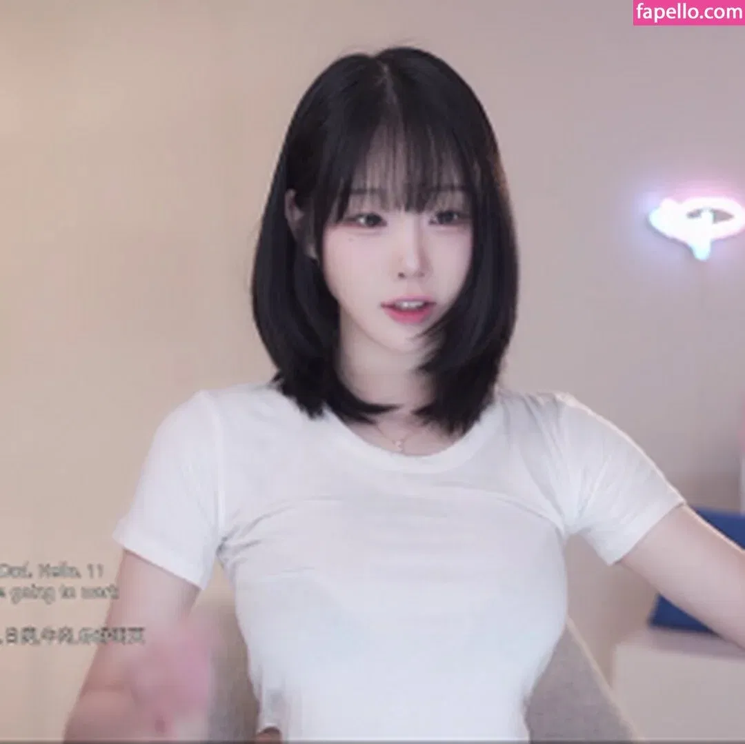 woohankyung Onlyfans Photo Gallery 