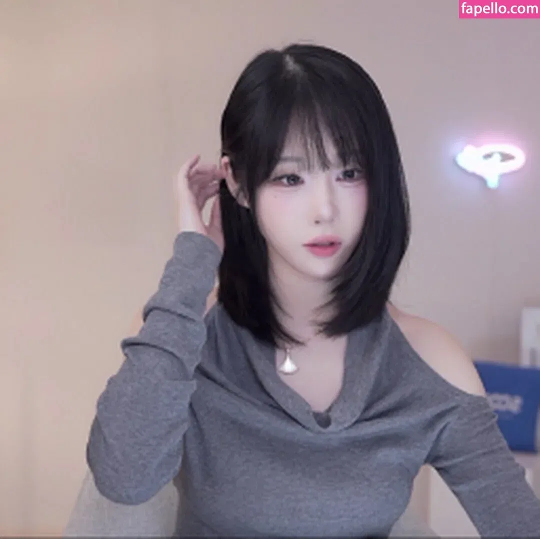 woohankyung Onlyfans Photo Gallery 