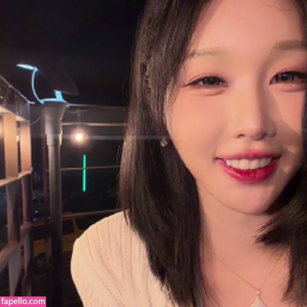 woohankyung Onlyfans Photo Gallery 