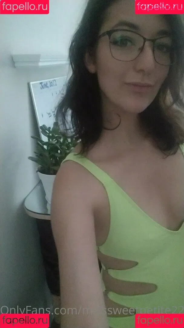 misssweetpetite22 Onlyfans Photo Gallery 