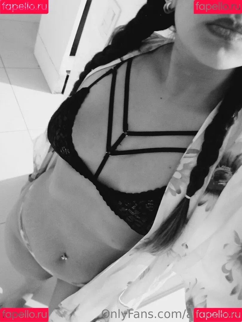 laveci28 Onlyfans Photo Gallery 