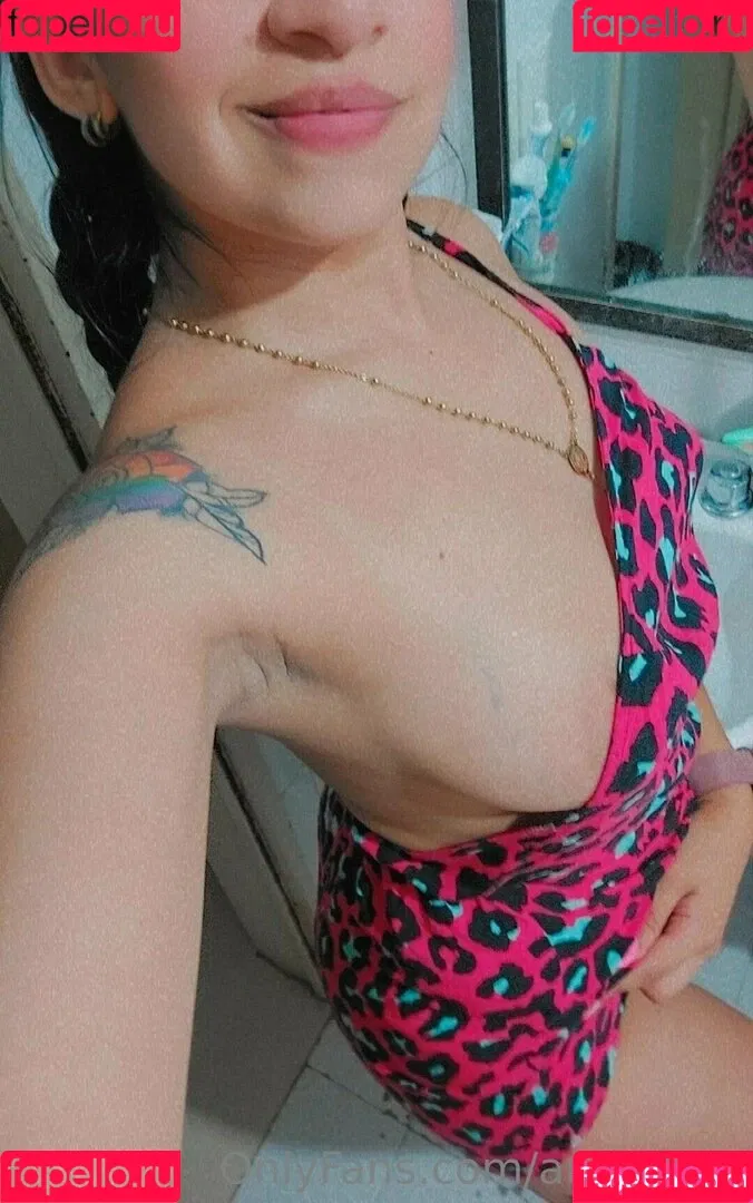 laveci28 Onlyfans Photo Gallery 