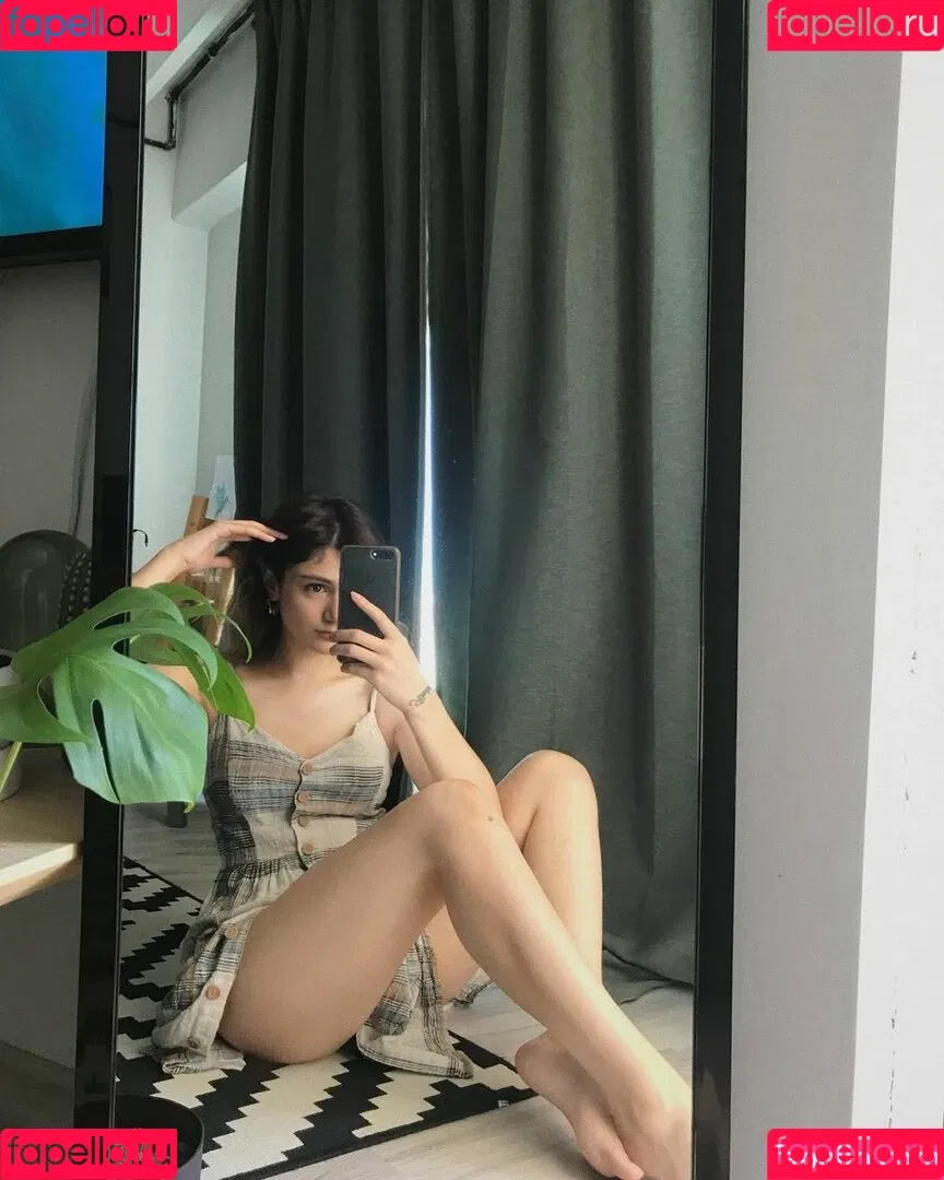 Buse Yılmaz Onlyfans Photo Gallery 