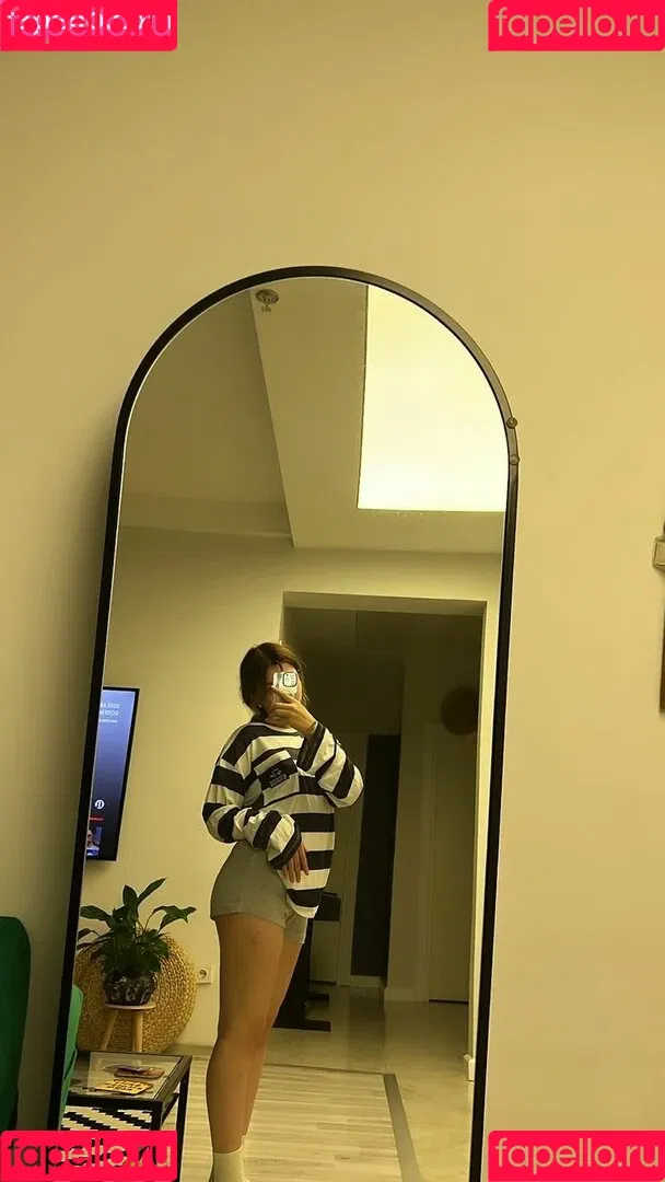 Buse Yılmaz Onlyfans Photo Gallery 