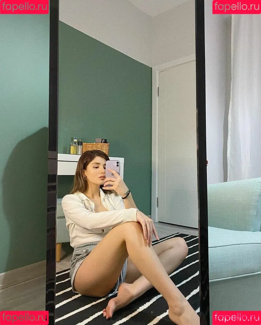 Buse Yılmaz Onlyfans Photo Gallery 