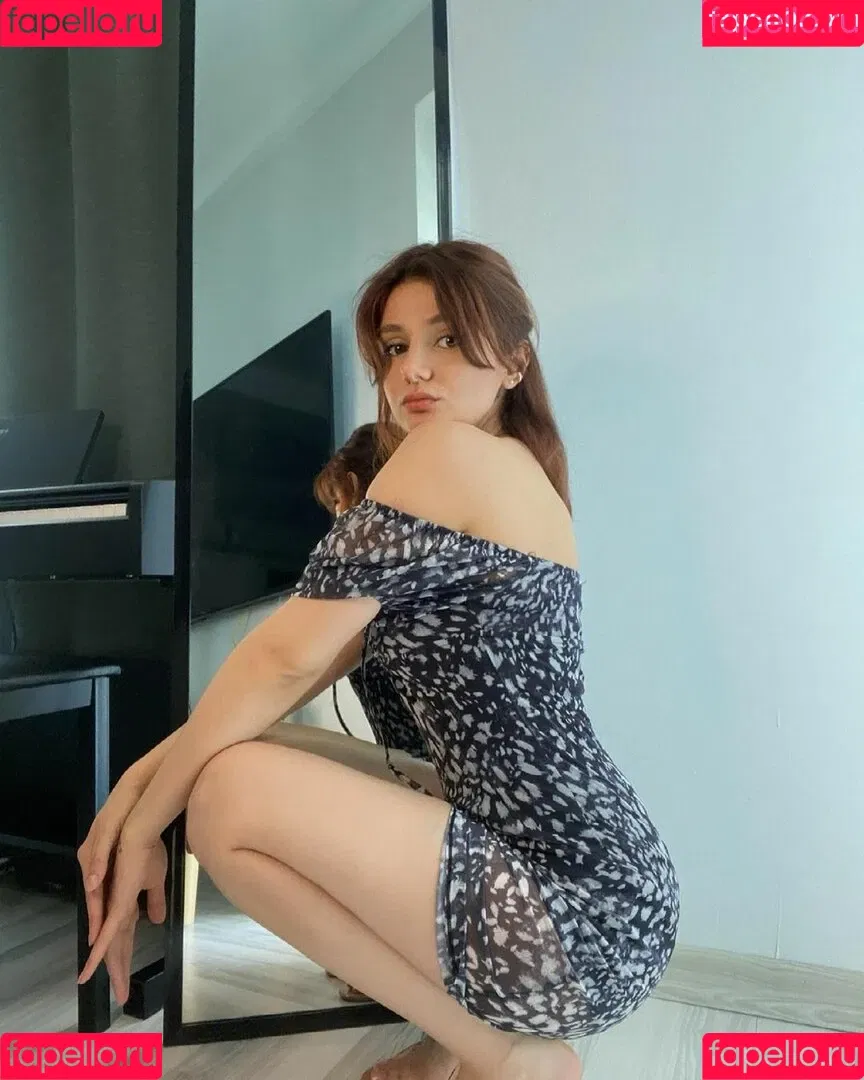 Buse Yılmaz Onlyfans Photo Gallery 
