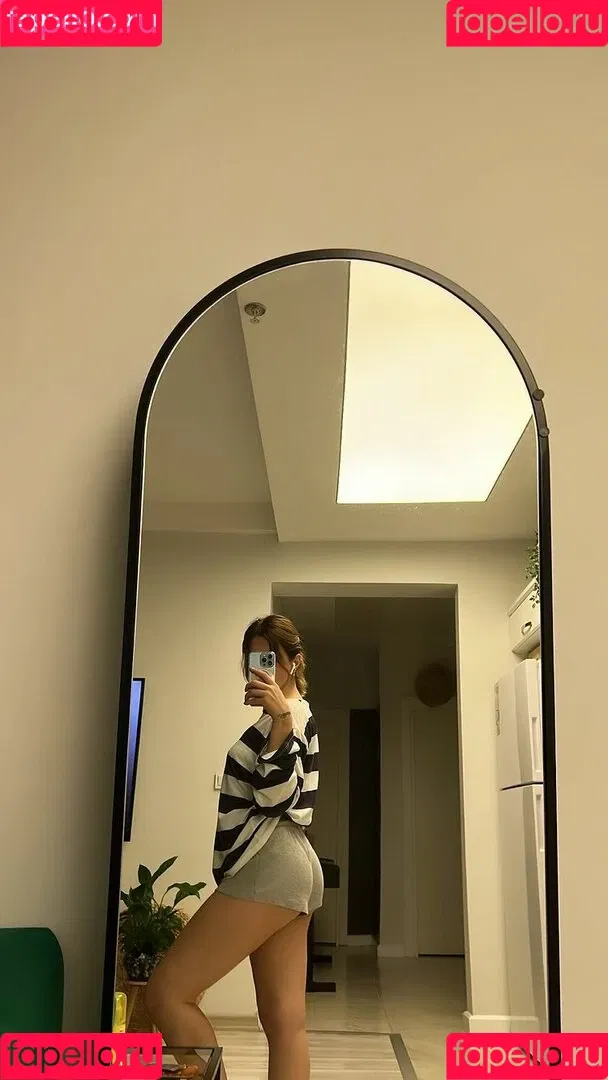Buse Yılmaz Onlyfans Photo Gallery 