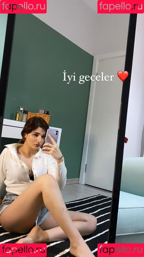 Buse Yılmaz Onlyfans Photo Gallery 