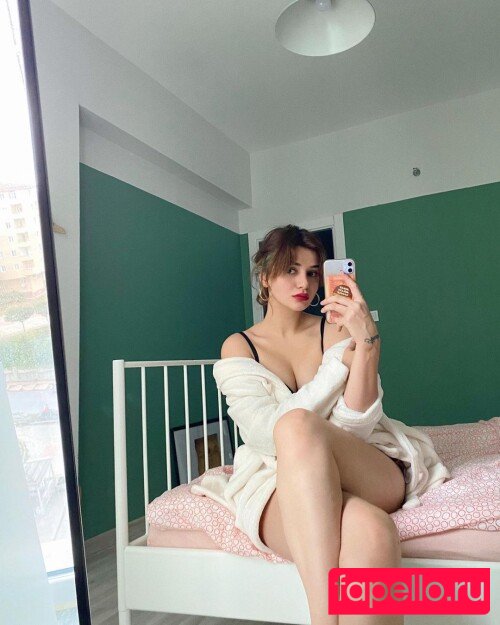Buse Y?lmaz Nude Onlyfans Photo 43