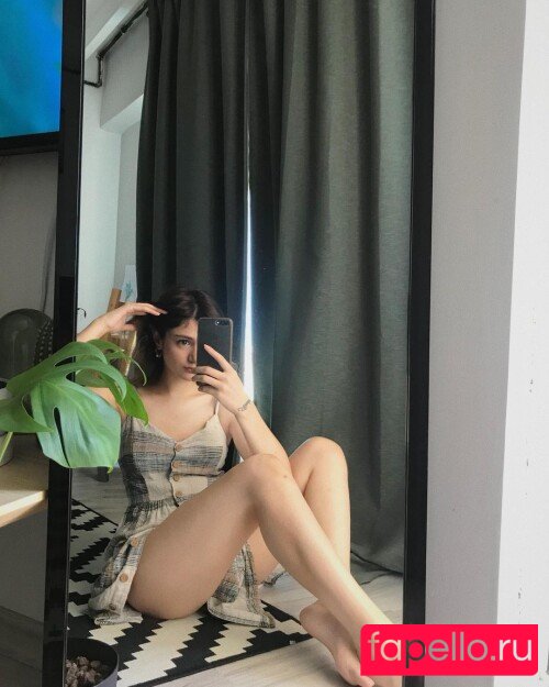 Buse Y?lmaz Nude Onlyfans Photo 33