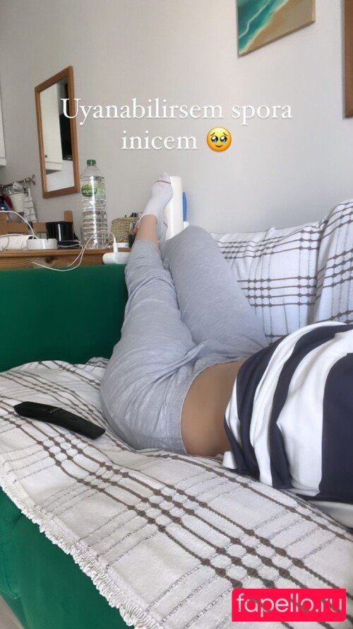 Buse Y?lmaz Nude Onlyfans Photo 21
