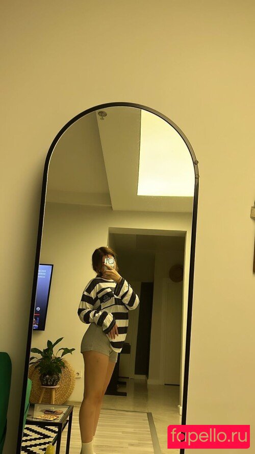 Buse Y?lmaz Nude Onlyfans Photo 23