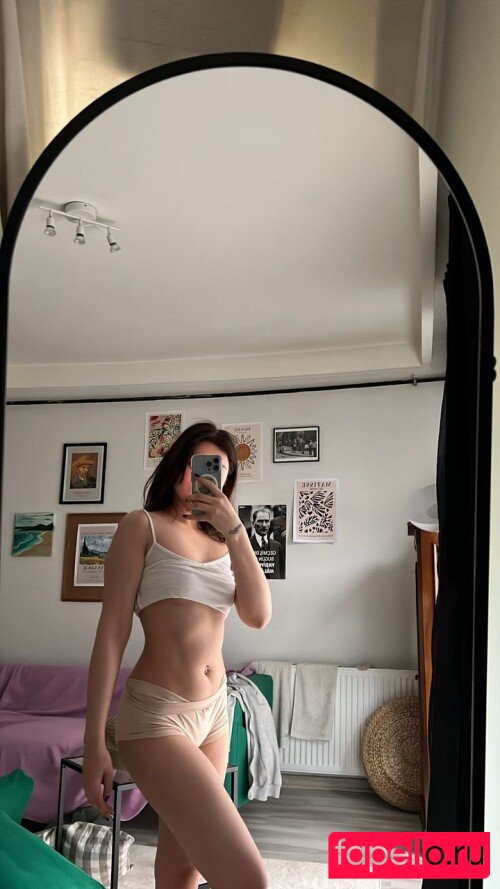 Buse Y?lmaz Nude Onlyfans Photo 19