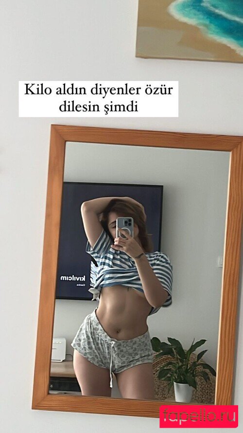 Buse Y?lmaz Nude Onlyfans Photo 9