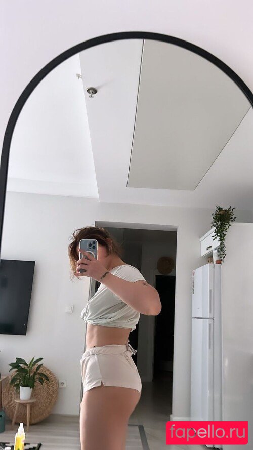 Buse Y?lmaz Nude Onlyfans Photo 8