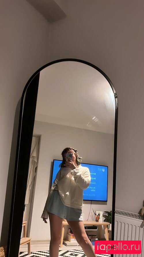 Buse Y?lmaz Nude Onlyfans Photo 7