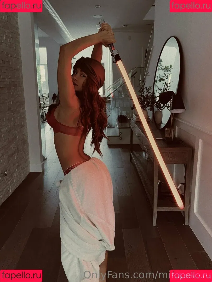 Mira Onlyfans Photo Gallery 