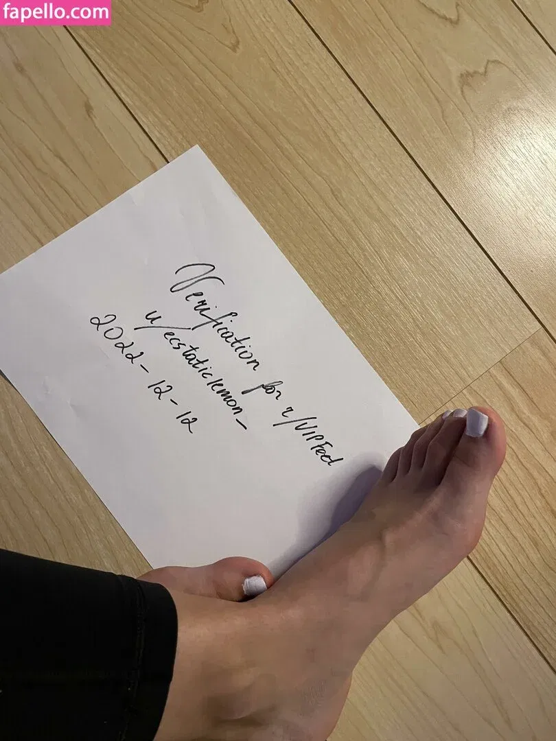 Ecstatic Lemon Onlyfans Photo Gallery 