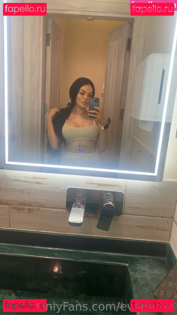evadeexo Onlyfans Photo Gallery 