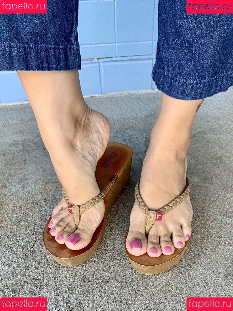 kim_kisses_foot_goddess Onlyfans Photo Gallery 