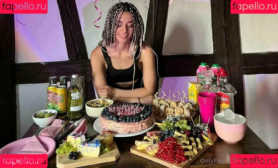 smile2003 Onlyfans Photo Gallery 