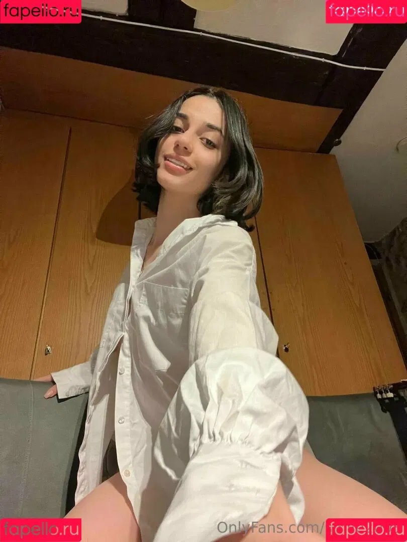 smile2003 Onlyfans Photo Gallery 