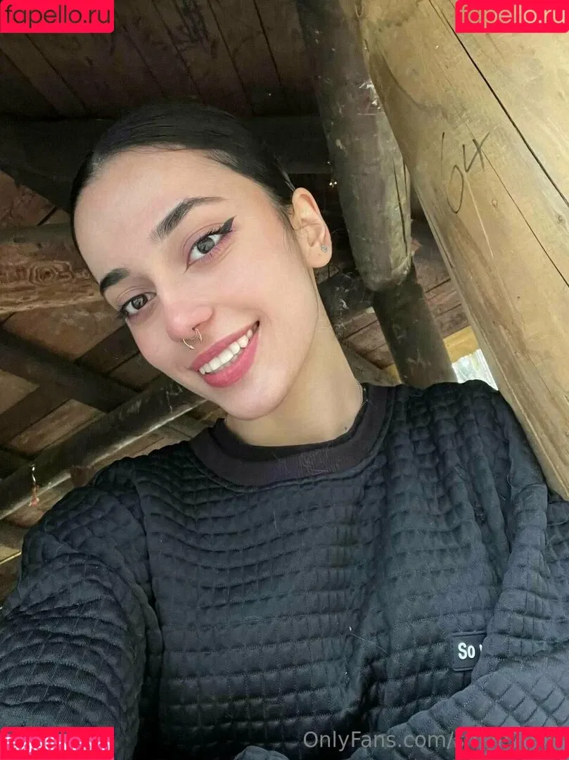 smile2003 Onlyfans Photo Gallery 