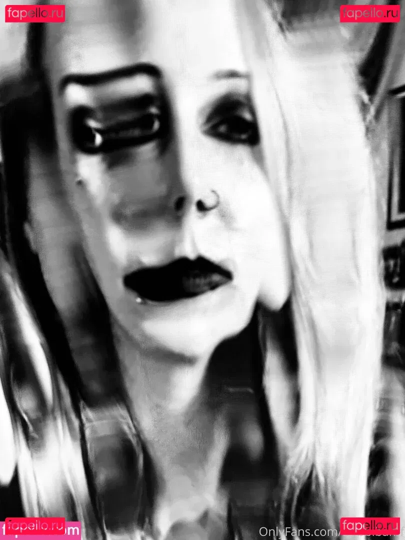 bobbibamf Onlyfans Photo Gallery 