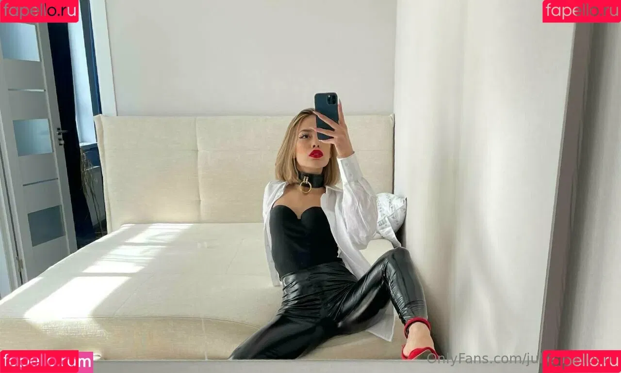 Julie Hielbert Onlyfans Photo Gallery 