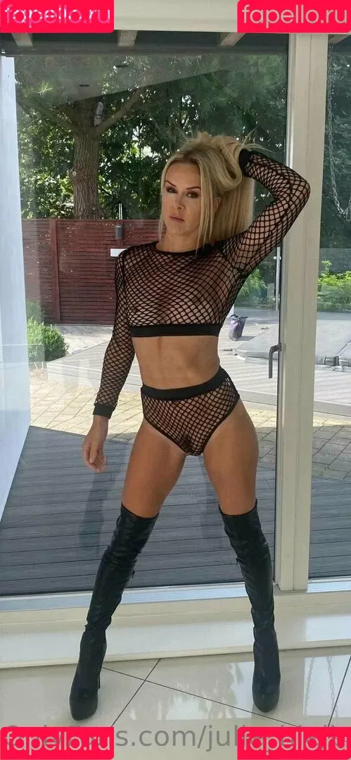 Julie Hielbert Onlyfans Photo Gallery 