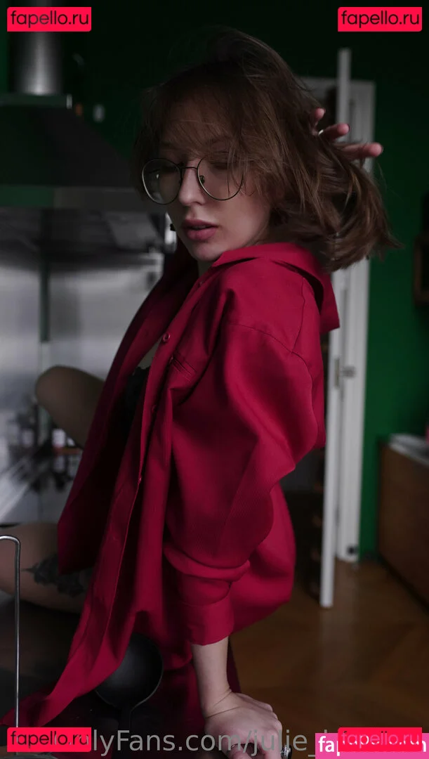 Julie Hielbert Onlyfans Photo Gallery 