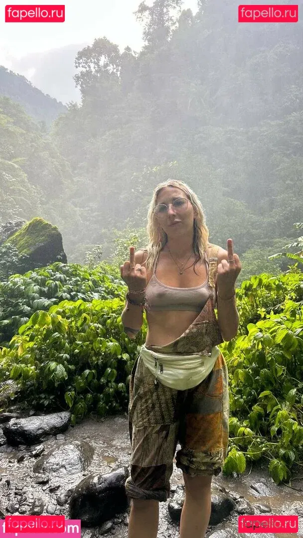 Julie Hielbert Onlyfans Photo Gallery 