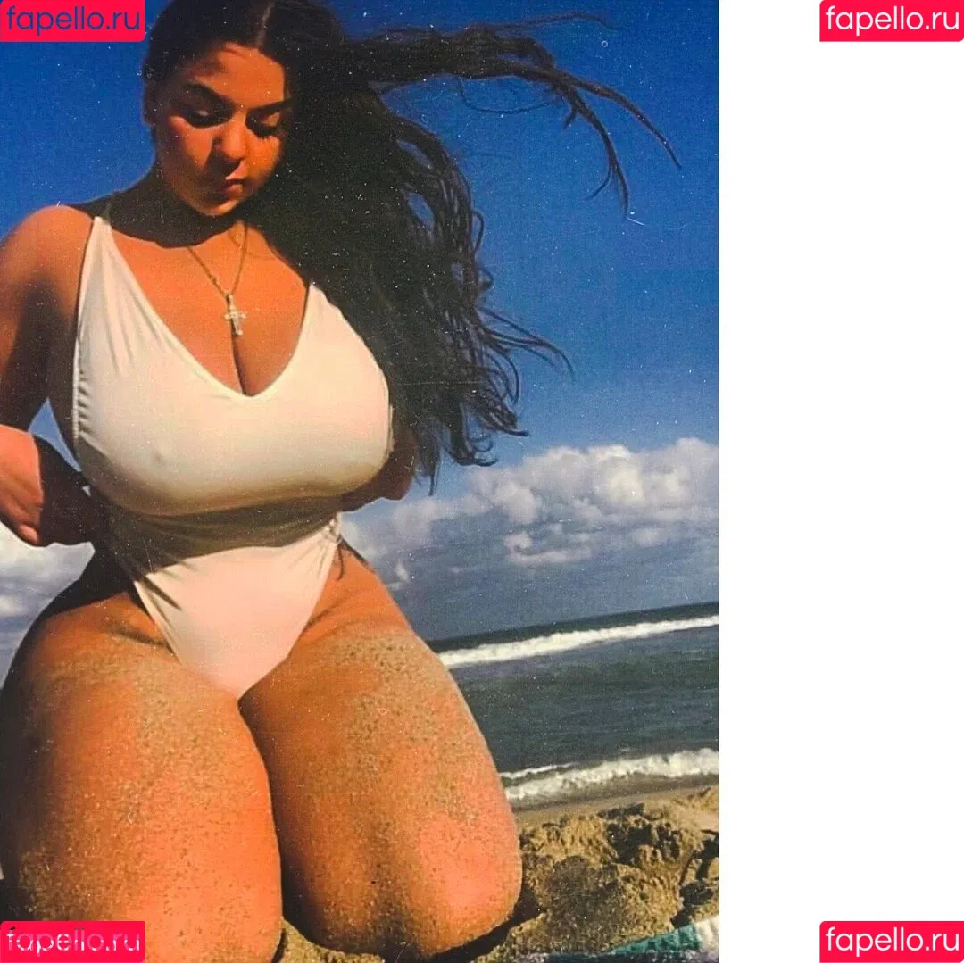 iloveteniah Onlyfans Photo Gallery 