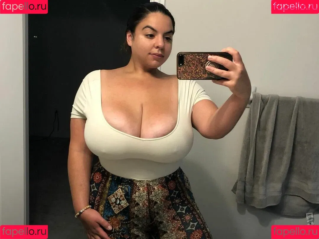 iloveteniah Onlyfans Photo Gallery 